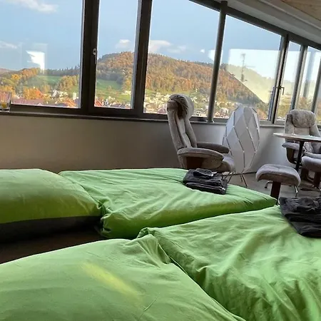 Apartment Panorama-wohnung In Mit Carport Und Bahn-bus-gratis Konus *