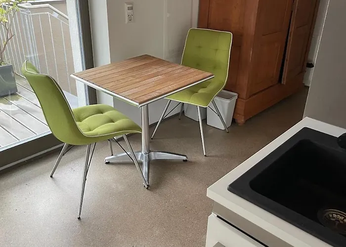 Panorama-wohnung In Mit Carport Und Bahn-bus-gratis Konus *